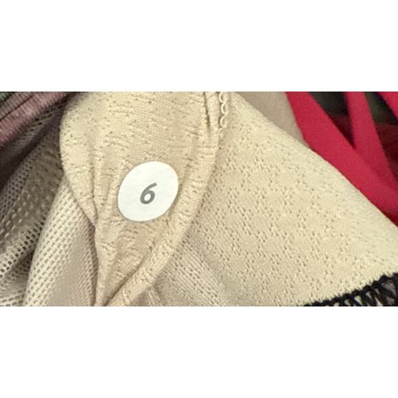 Lululemon Free To Be Wild Pink Butteryfly Angel Tank Top Built in Bra Size 6 - Picture 6 of 6